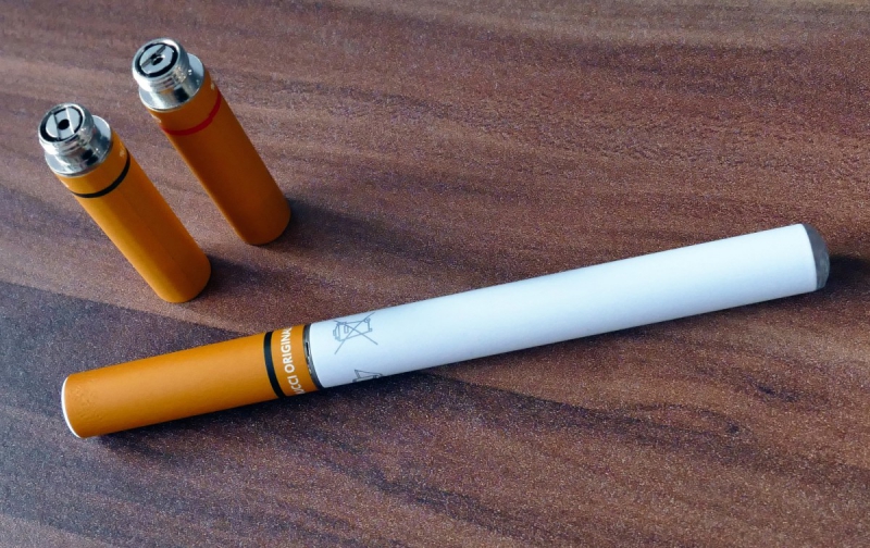 e-cigarette-LA ROCHETTE-min_electronic_cigarette_e_cigarette_nicotine_vapor_vaporizer_smoke_tobacco-663282